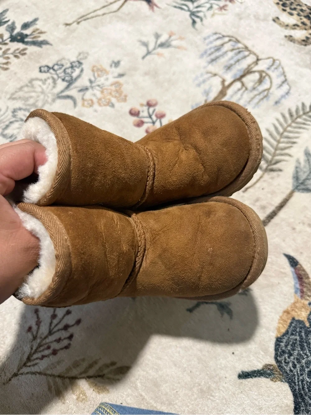 Ugg Chestnut Suede Shearling-Lined Kids Boots size 7